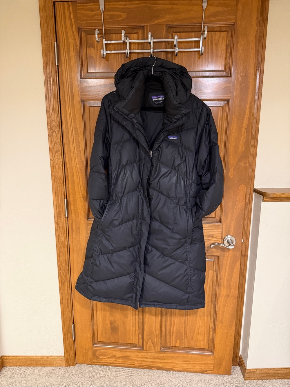 Patagonia Black Women's Long Hooded Puffer Jacket